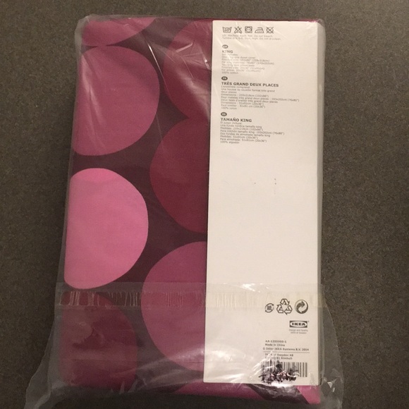 New IKEA King Duvet and Two King Size Pillowcases - Picture 3 of 4